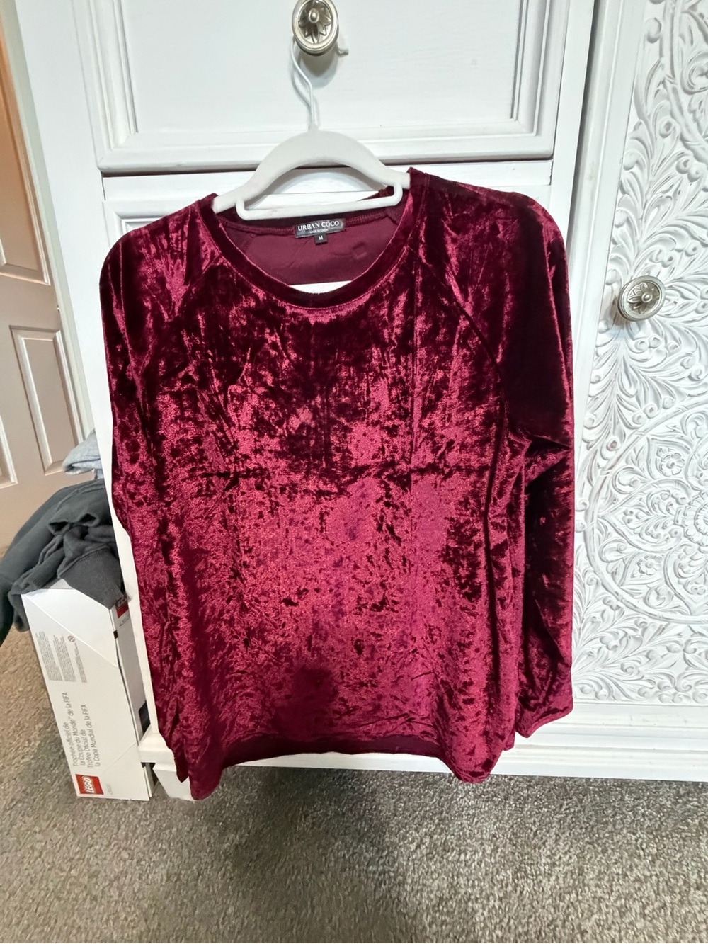 Urban CoCo Burgundy Crushed Velvet Long Sleeve Top Size Medium